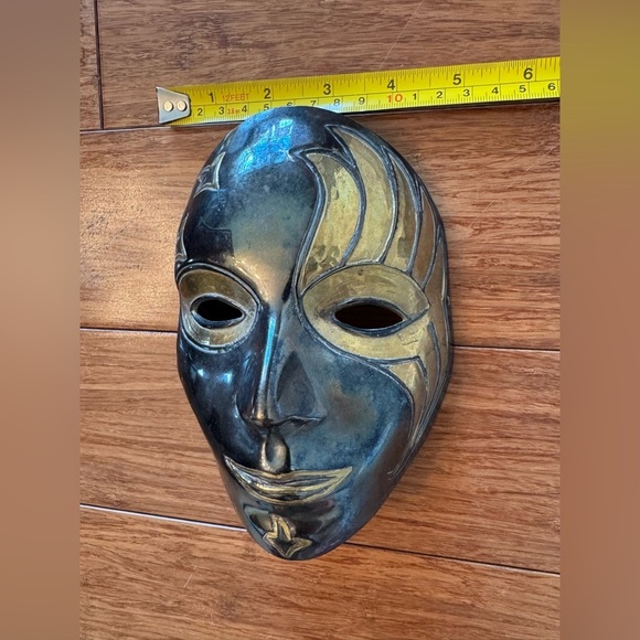 Vintage Solid Brass Decorative Mask, Made in India, Two-Toned Brass Mask - Picture 5 of 8